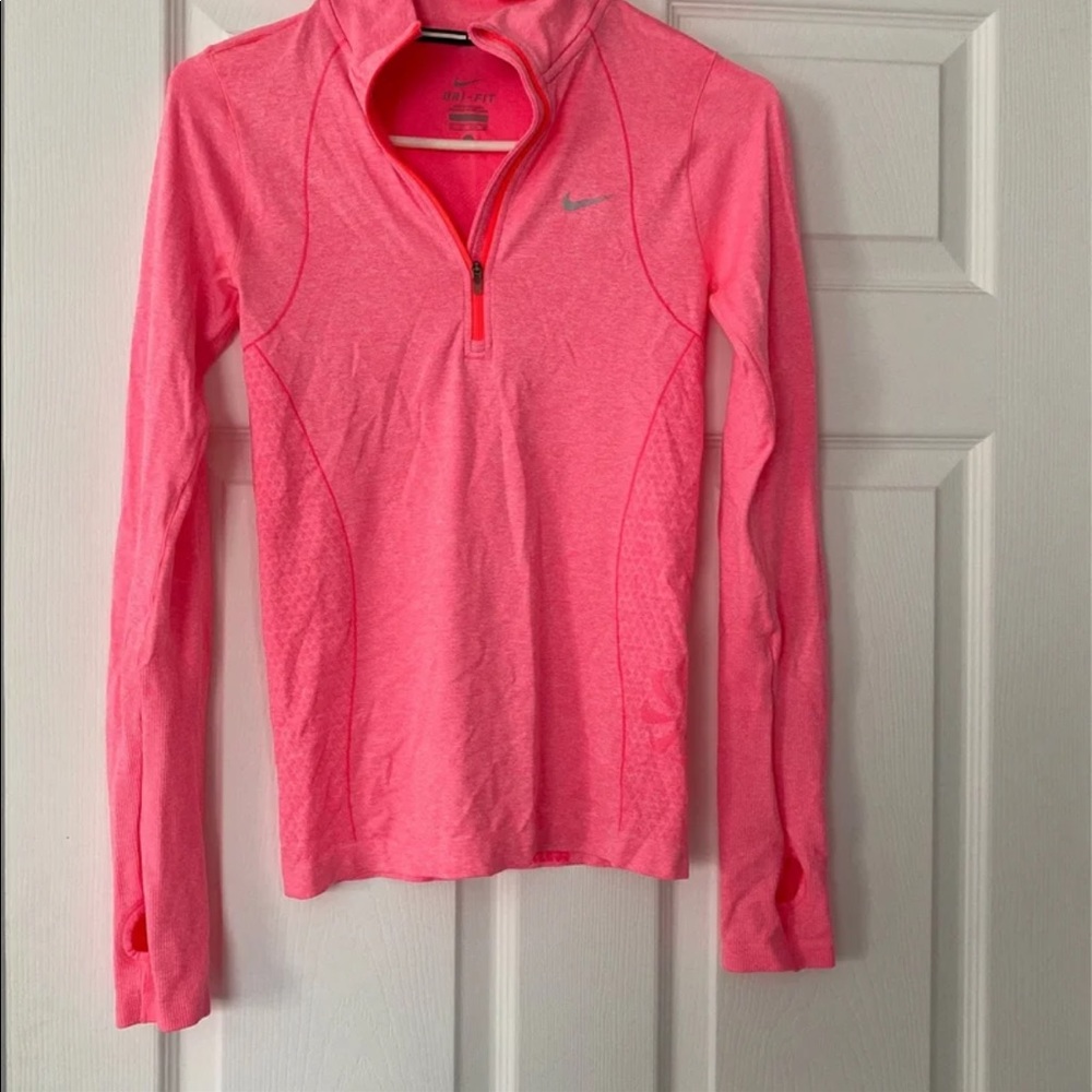 Nike Dri Fit Long sleeve shirt in Neon Pink XS